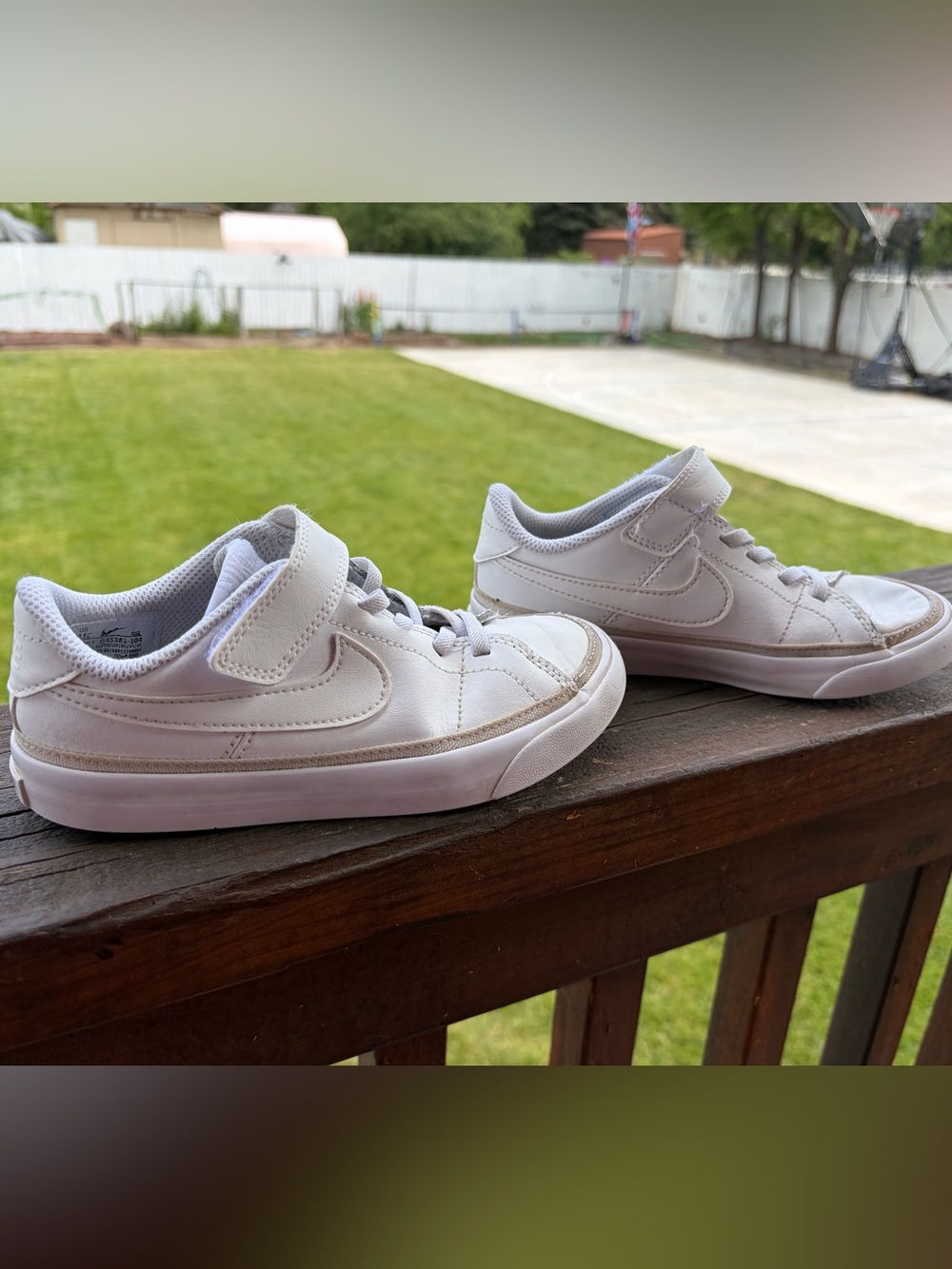 Nike Kids White low top Velcro Sneakers